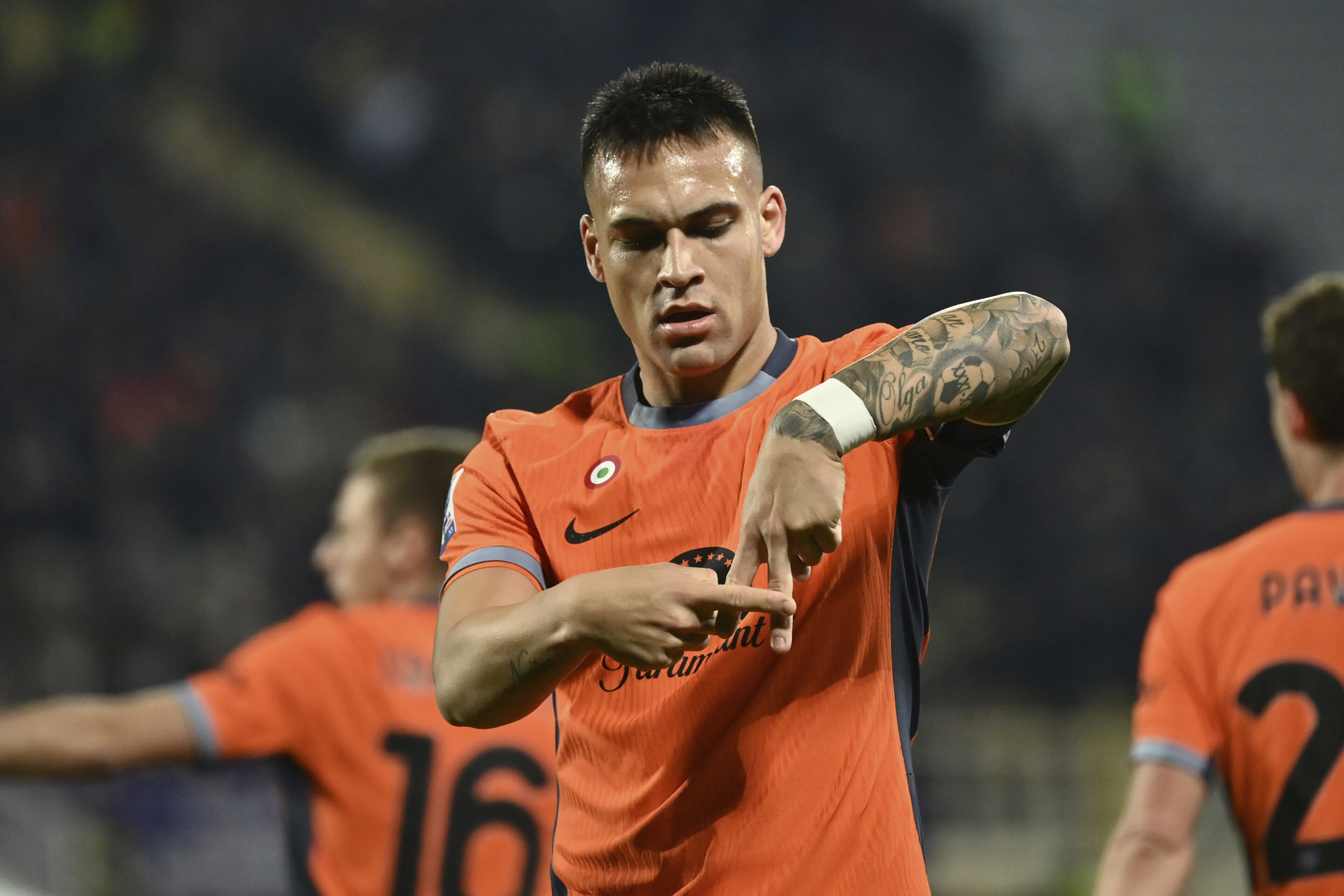 Inter’s Lautaro Martinez scored the winner as the Serie A leaders beat Fiorentina