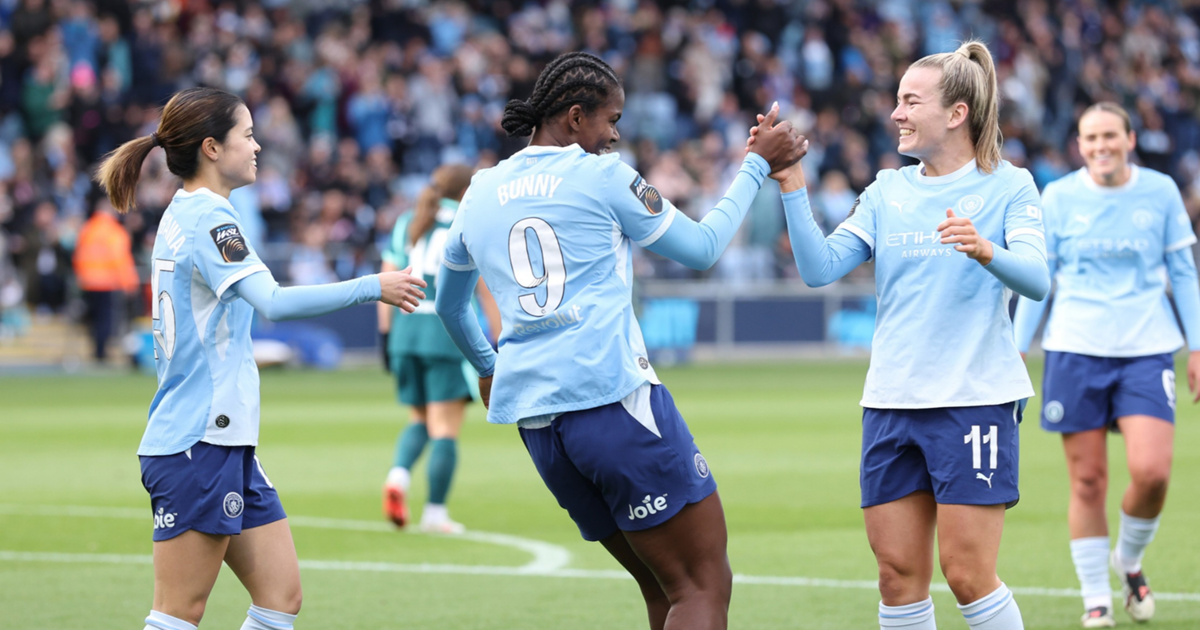 Shaw brace keeps Manchester City perfect after Brighton fightback