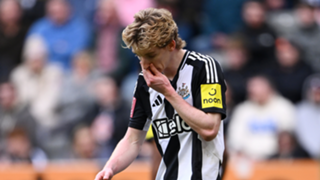 Howe concedes not 'sufficient grounds' to appeal Gordon red card