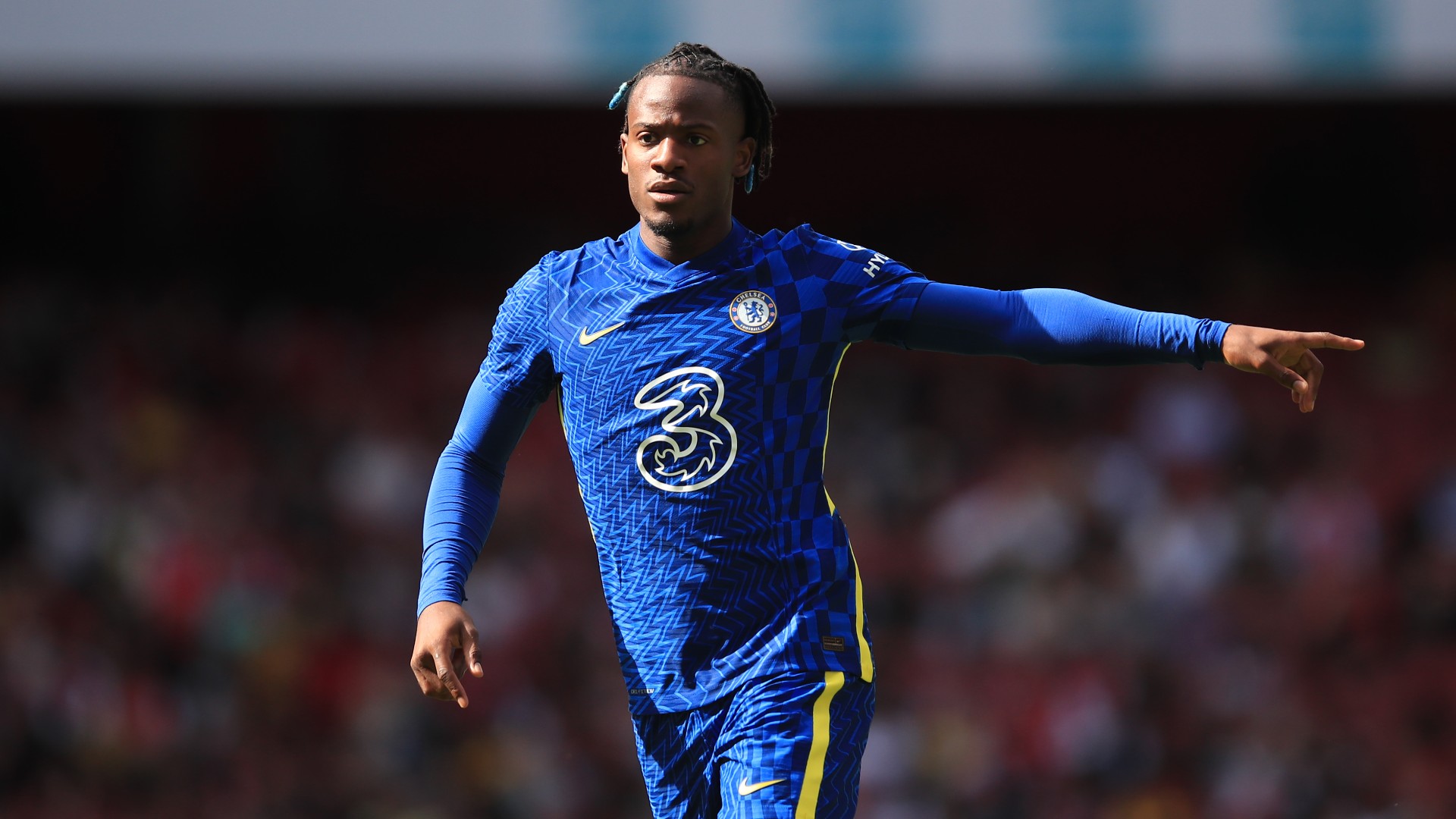 Batshuayi joins Besiktas on loan after signing Chelsea extension