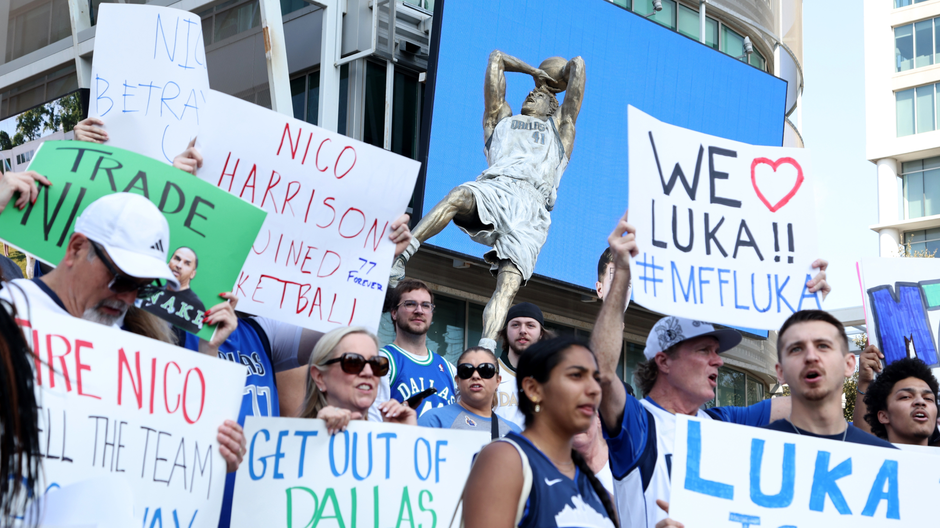 Mavs must convince angry fans that Doncic trade will work - Thompson