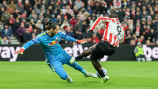 Sunderland 0-0 Leeds United: Le Bris' men still bottom after bore draw