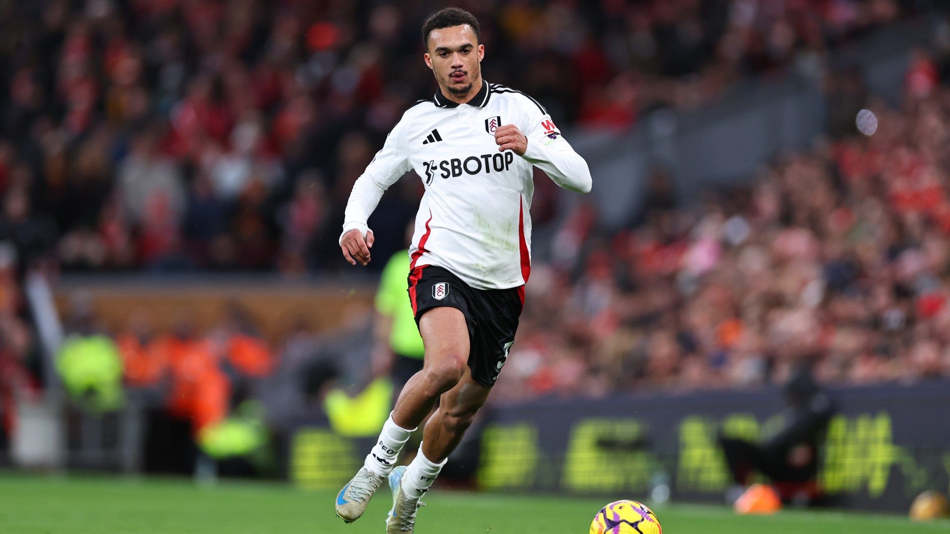 Silva doesn't want to talk about the future of full-back Robinson