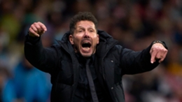 Atletico Madrid boss Diego Simeone wants his team to give Manchester United "vertigo" when they meet in the Champions League R16 second leg
