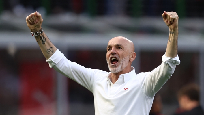 Stefano Pioli, Milan'ın Fiorentina'yı mağlup etmesini kutluyor