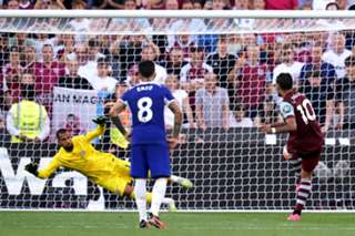 James Ward-Prowse and Lucas Paqueta make mark as 10-man West Ham stun Chelsea