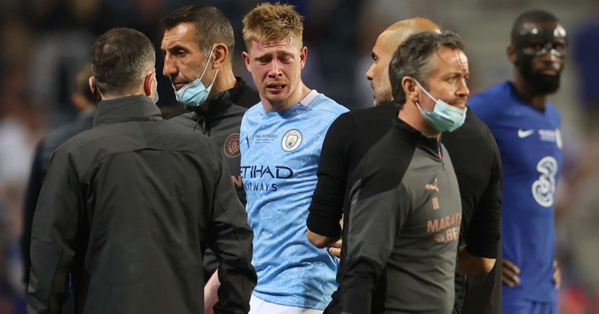 Man City's De Bruyne forced off with head injury in ...