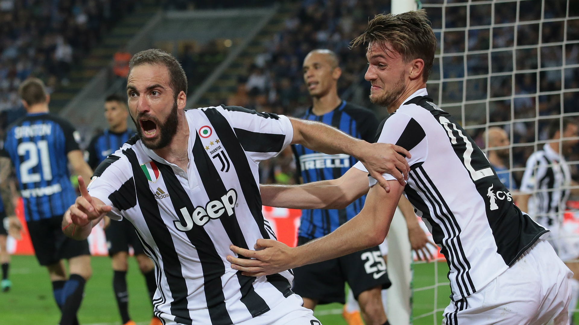 Juve score twice in last five minutes to sink 10-man Inter Juve score twice in last five minutes to sink 10-man Inter