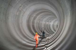 ‘Massive water advocate’ Annie Sharp excited for Boat Race on Thames