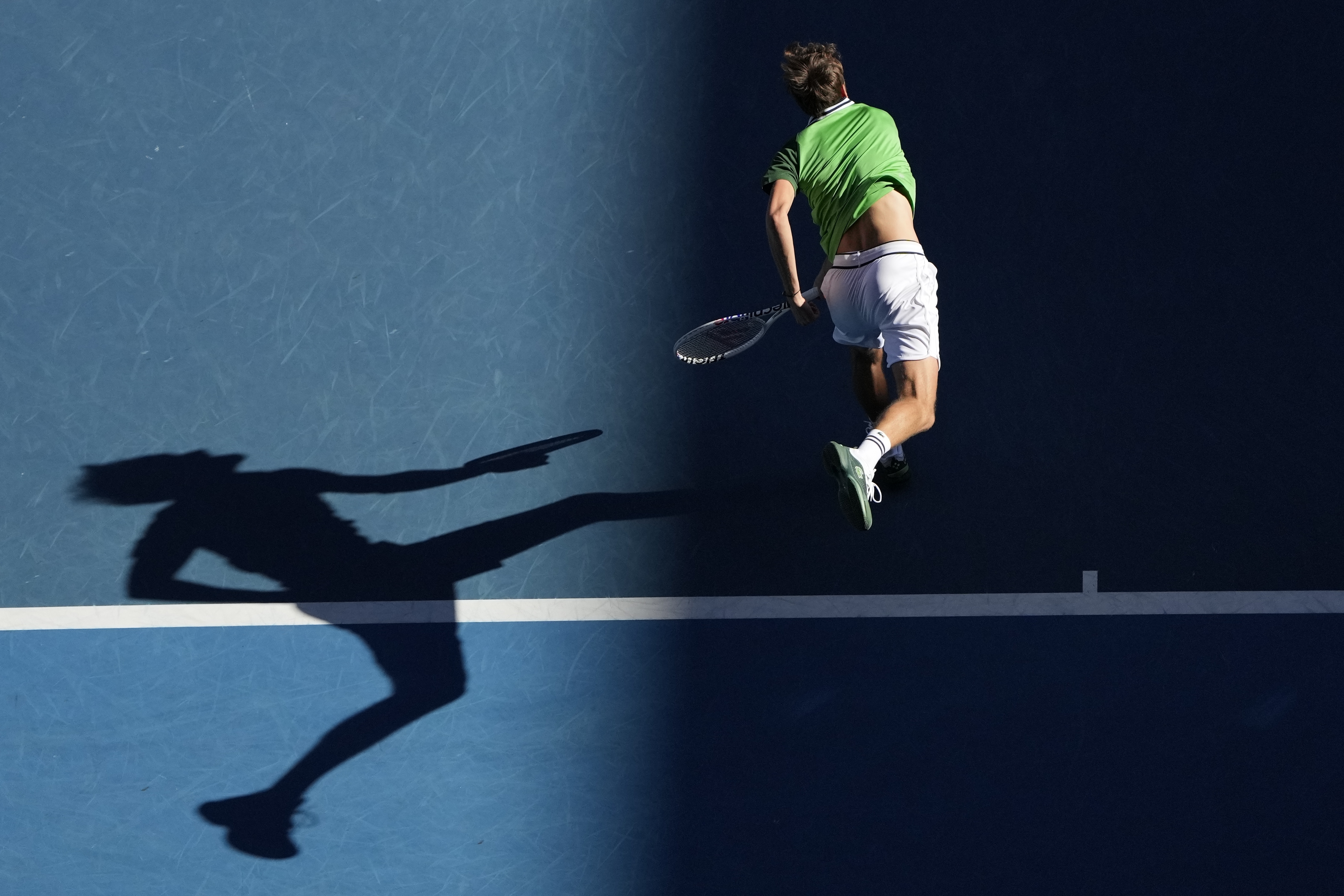 Daniil Medvedev serves to Nuno Borges