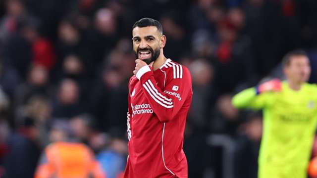 'Salah's legs have gone!' – Carragher 'angry' with Liverpool players, not Slot