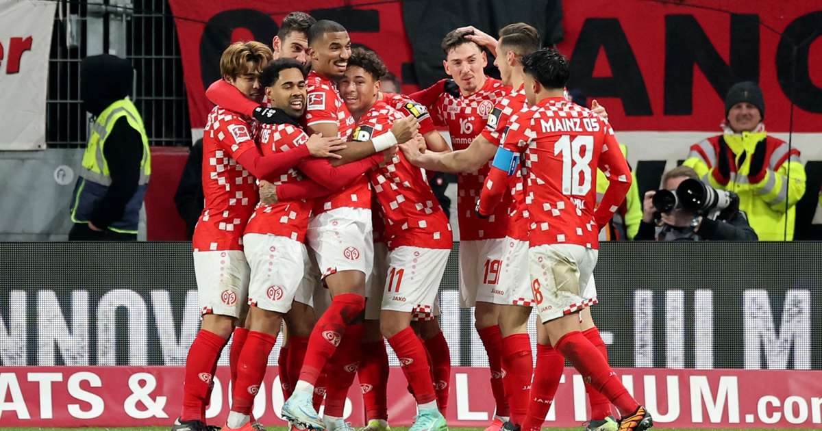 Mainz 2-1 Bayern Munich: Lee double inflicts Kompany's first Bundesliga defeat