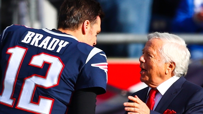 Robert Kraft wants Tom Brady to retire as a Patriot