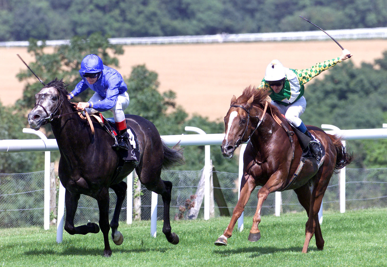 Docksider (right) almost added a second Sussex Stakes for Hills in 1999, only to be denied by Aljabr and Frankie Dettori
