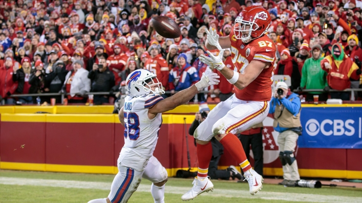 Travis Kelce catches the game-winning touchdown pass for the Chiefs against the Bills