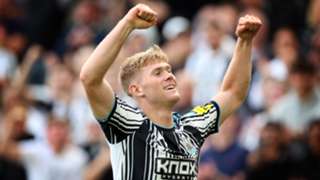 Hall says Newcastle contract renewal was 'a no-brainer' amid Man Utd rumours