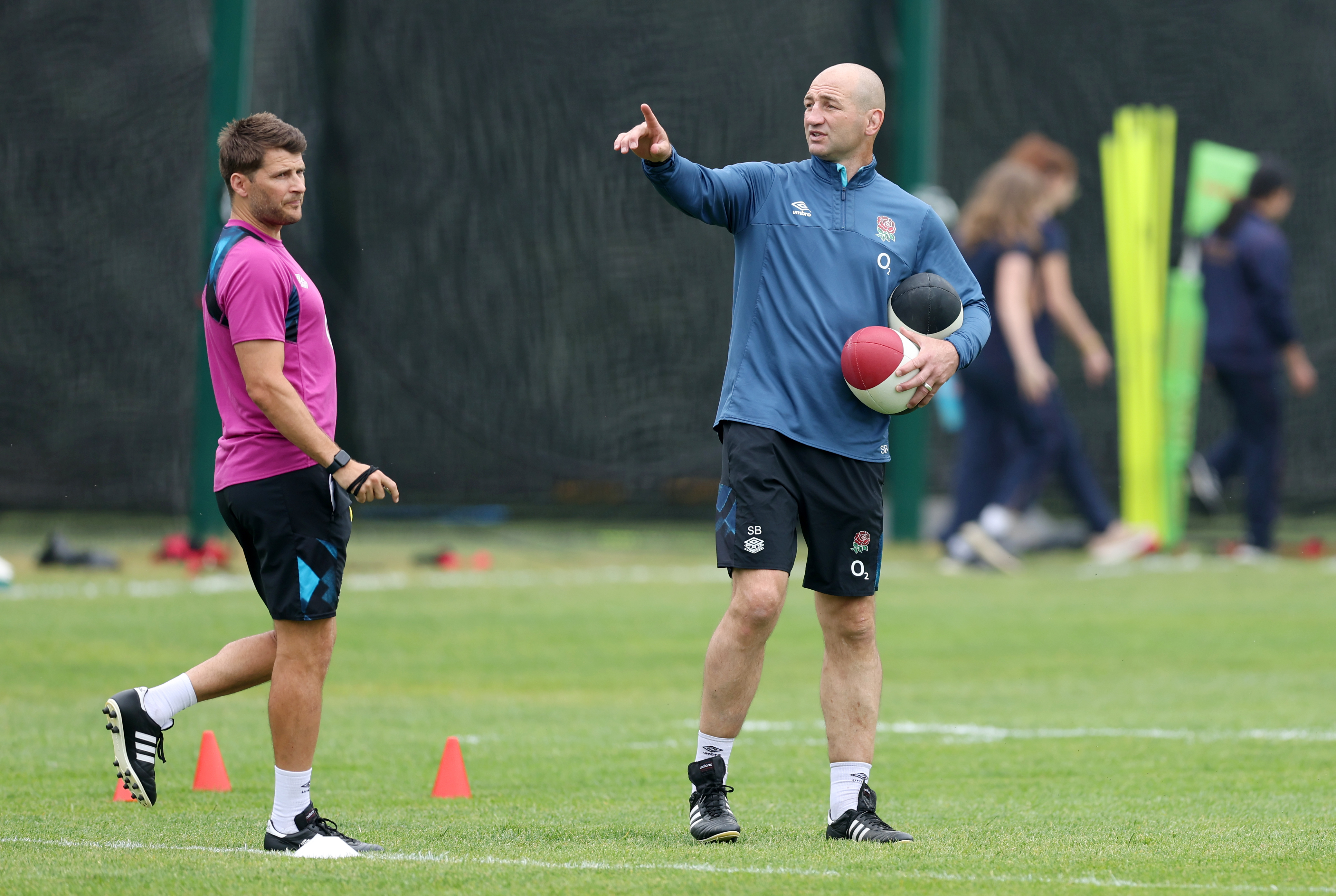 England head coach Steve Borthwick, right, during a training session last week