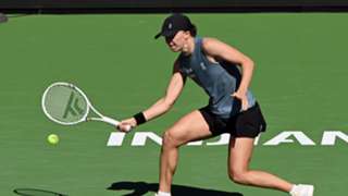 Swiatek swats aside Muchova at Indian Wells