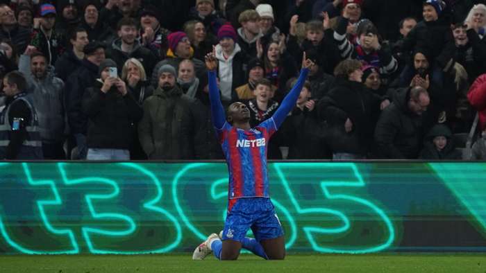 Crystal Palace 2-1 Southampton: Eze grabs winner for home side
