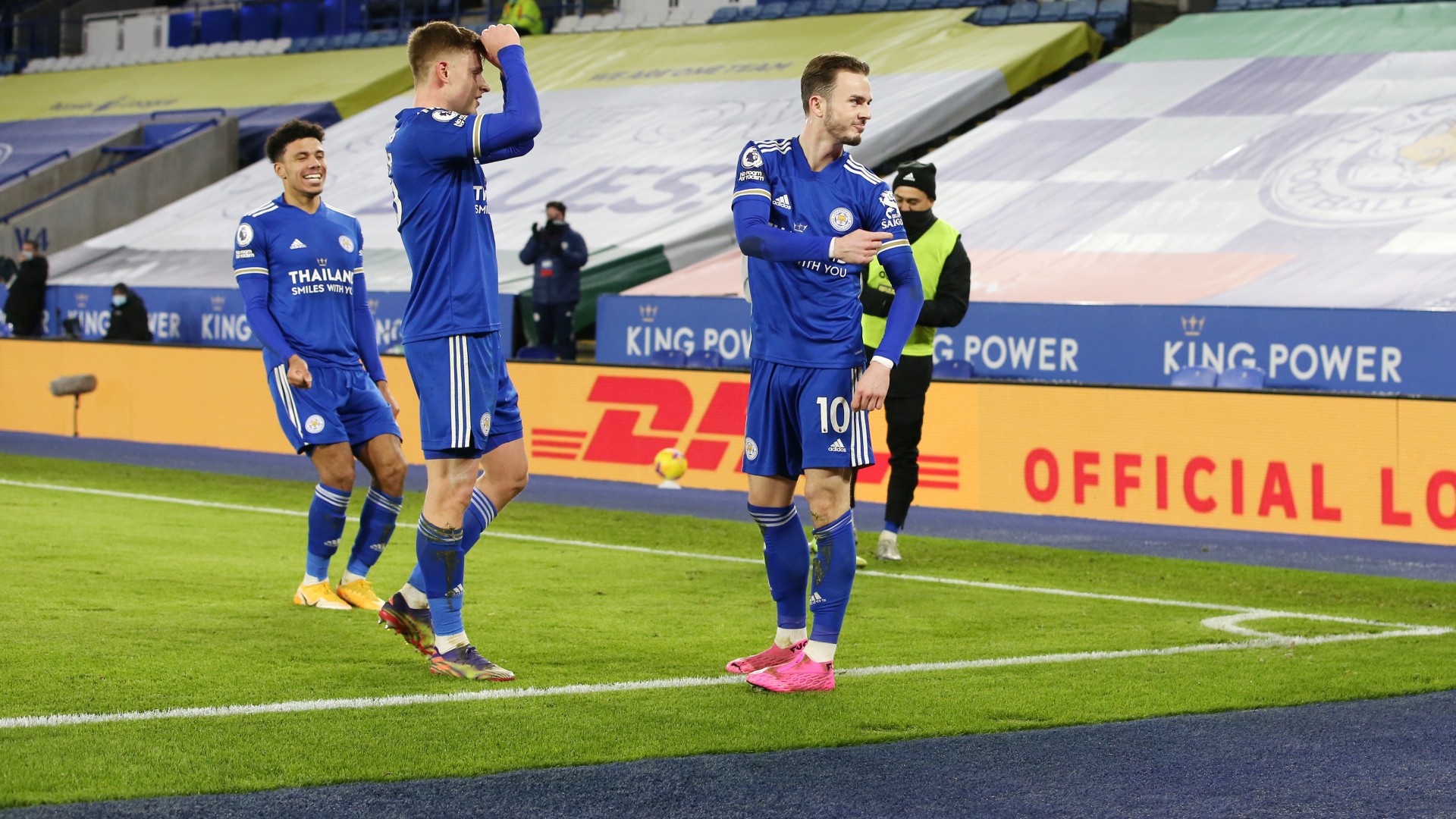 Leicester City 2-0 Chelsea: Foxes go top and pile more pressure on Lampard