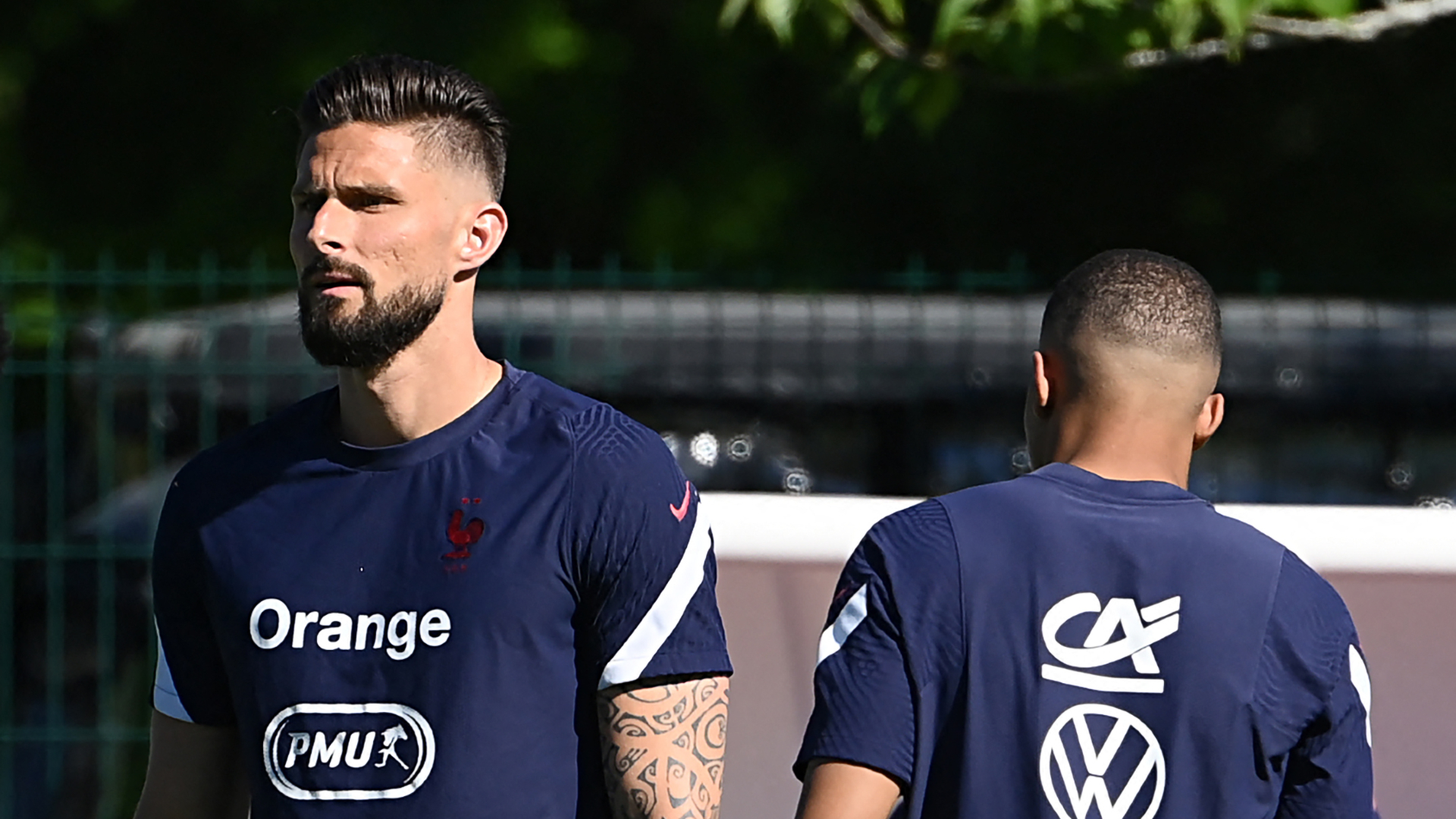 France team-mates Olivier Giroud (l) and Kylian Mbappe