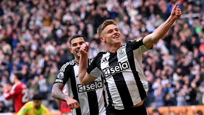Newcastle United 4-1 Manchester United: Barnes double sends hosts into top four