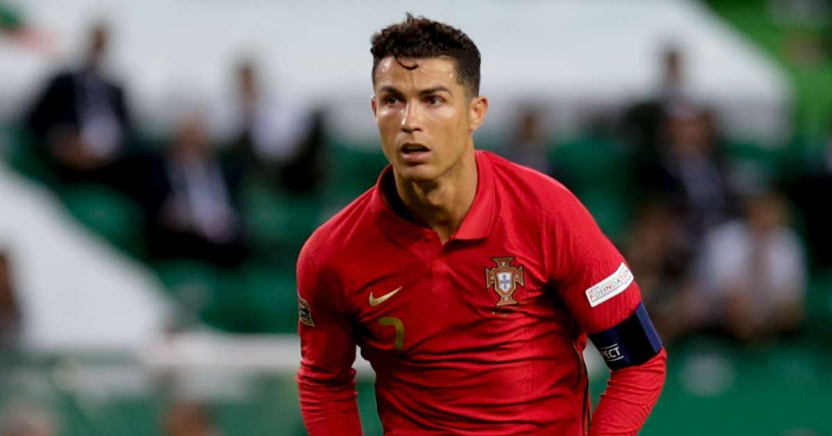 Sporting Lisbon pay homage to Cristiano Ronaldo with new third shirt - 20  years after his last match