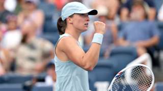 Swiatek avoids upset against Sakkari with comeback win in Cincinnati