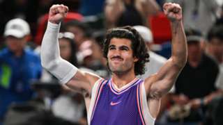 Fan-tache-tic Alcaraz beats Cerundolo in Shanghai