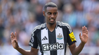No way back for Isak at Newcastle, says Rooney