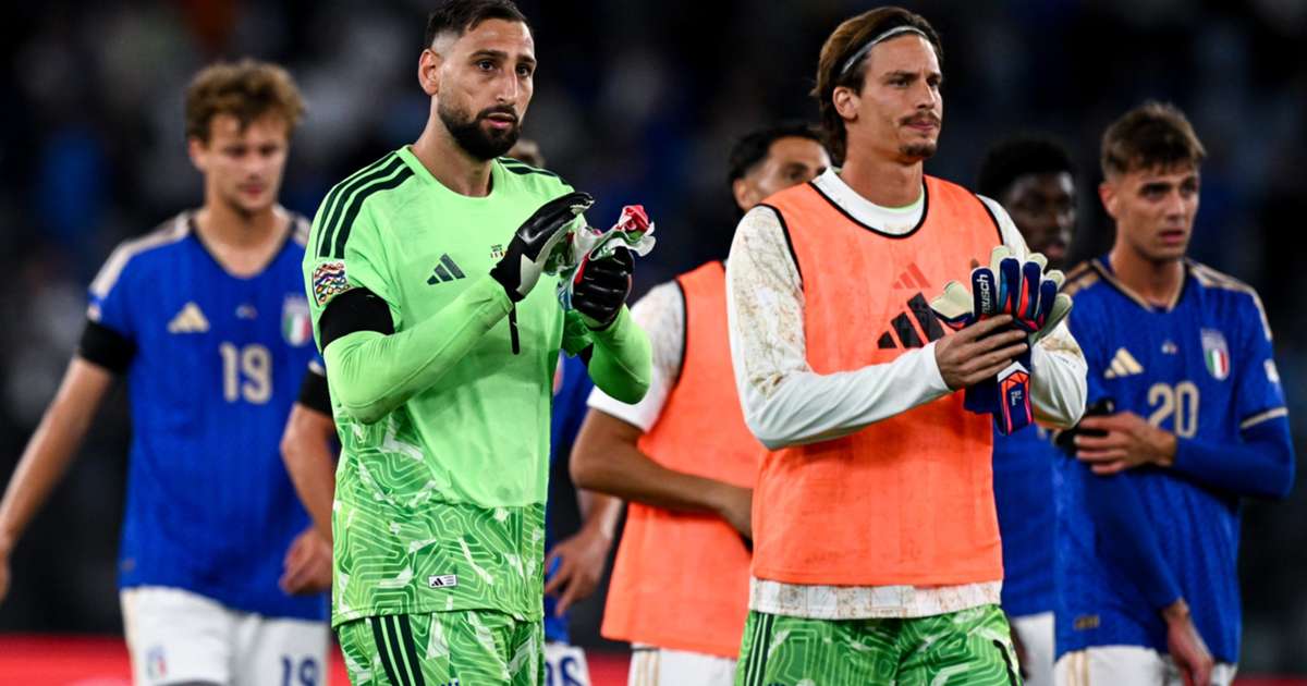 Gianluigi Donnarumma and Marco Carnesecchi together with Italy