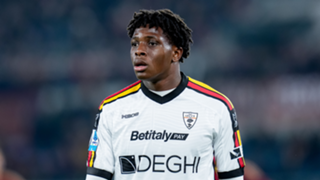 Lecce 'trying to resist' Man Utd pressure amid Dorgu transfer links