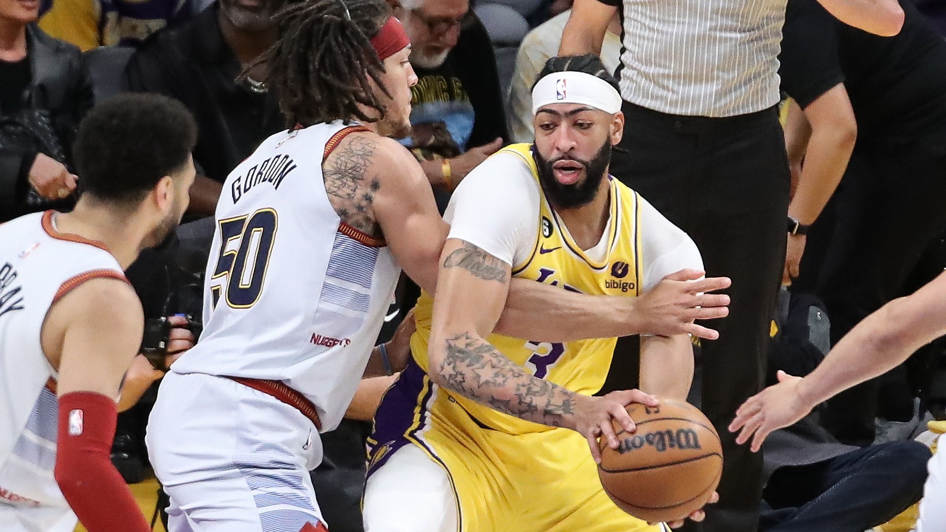 Anthony Davis, Lakers agree to 3-year, $186m contract extension