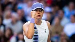 Australian Open: Swiatek makes WTA Tour history as reigning champion Keys triumphs