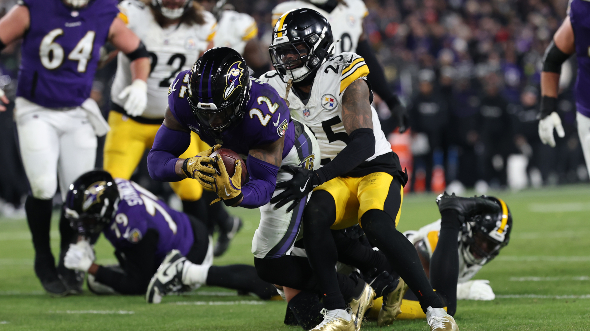 Lamar compares Henry to Lightning McQueen as Ravens run Steelers into submission