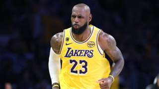 Reddick lauds LeBron's leadership as depleted Lakers overcome Rockets