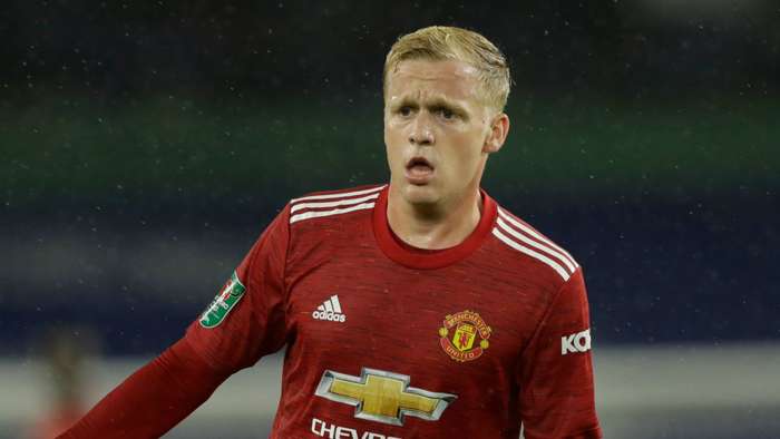 I love playing with him - Mata hails 'very clever' Van de Beek for assist in Man Utd win