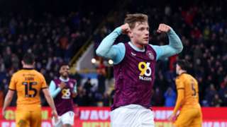 Burnley, Sheff Utd and Sunderland keep pace behind Leeds in top-two race