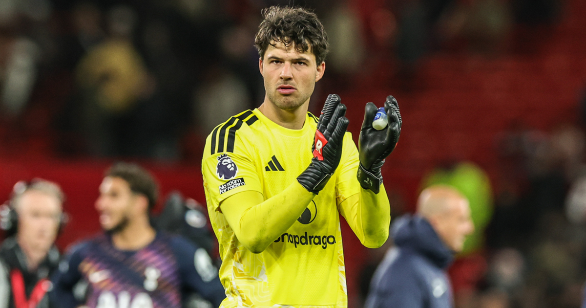 Manchester United goalkeeper Senne Lammens