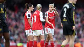 Arsenal 0-0 Manchester United: Riviere red not costly as visitors dig deep