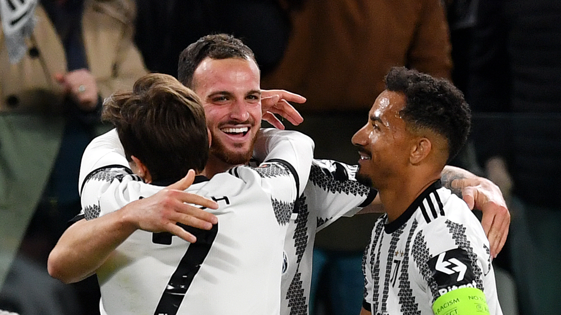 尤文图斯 1-0 体育CP：加蒂让斑马军团微弱优势