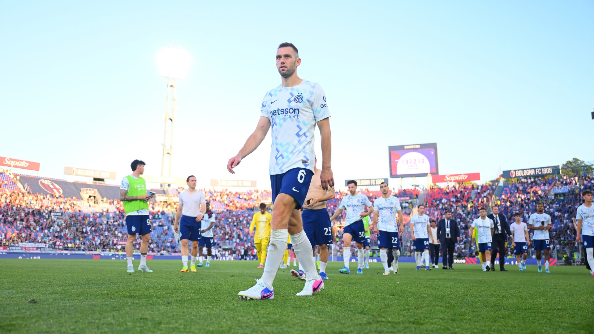 Chivu hopeful De Vrij will be fit for World Cup