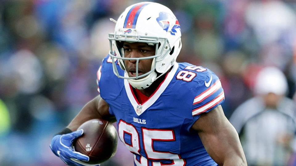 Bills TE Charles Clay has surgery on knee, report says | NFL | Sporting ...