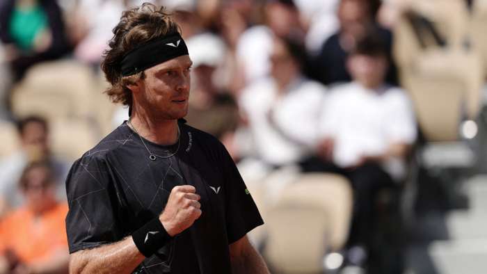 Rublev battles past Daniel to reach French Open second round