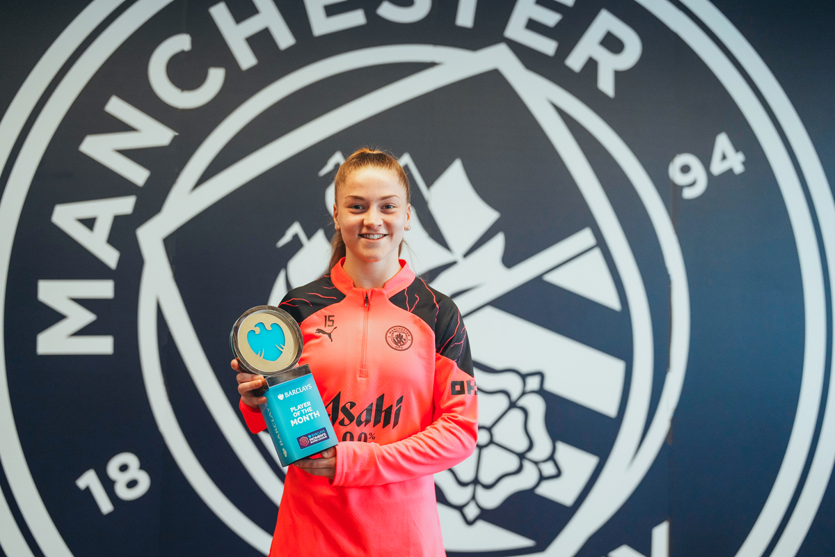 Jess Park with the Barclays Player of the Month award for March (Declan Lloyd/Manchester City/Barclays)