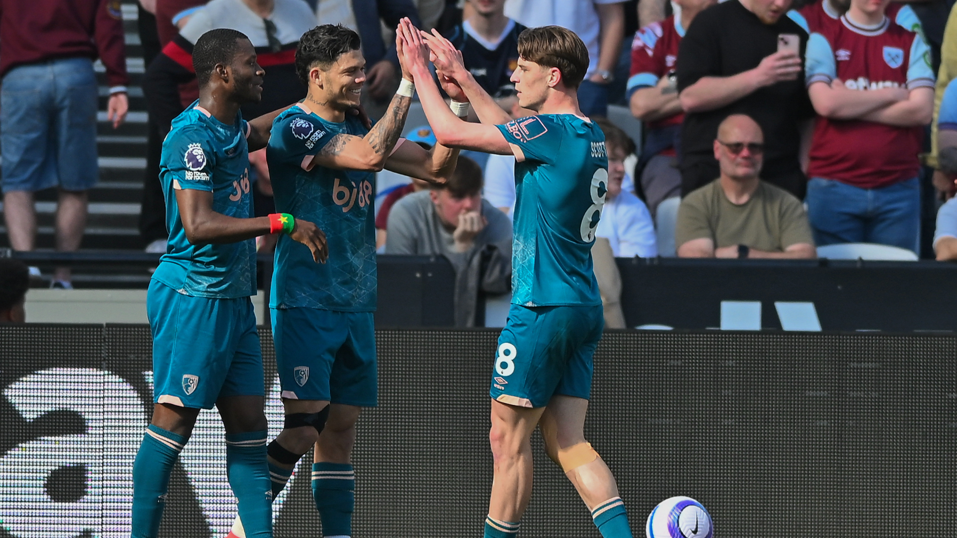 West Ham 2-2 Bournemouth: Evanilson scores twice in back-and-forth draw