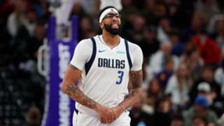 Mavericks forward Davis out with ligament damage in hand