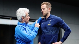 Harry Kane (r) pictured with Gian Piero Ventrone in April