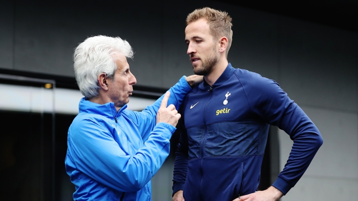 Harry Kane (r) pictured with Gian Piero Ventrone in April