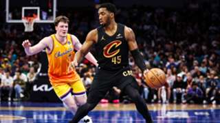 NBA: Mitchell helps streaking Cavaliers hold off Hornets